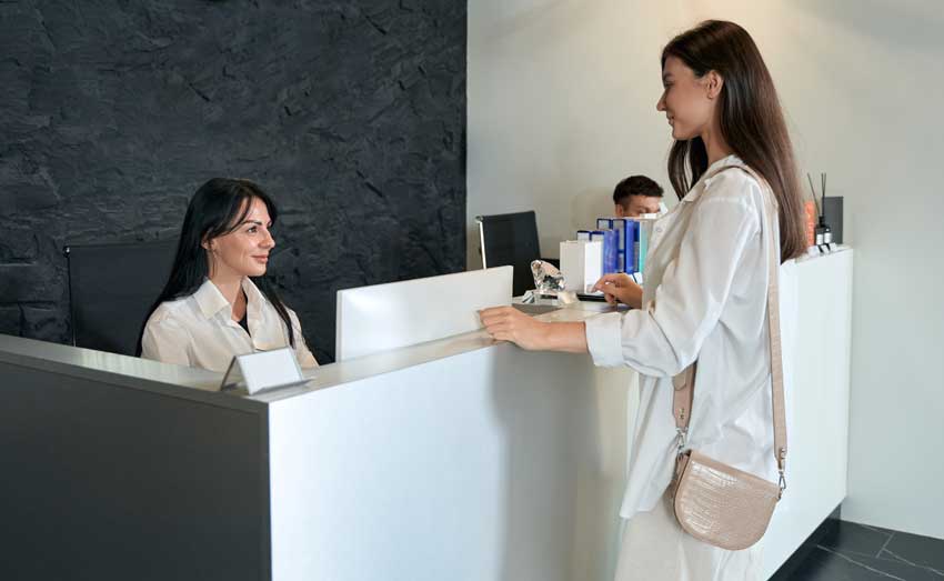 hôtesse accueil entreprise